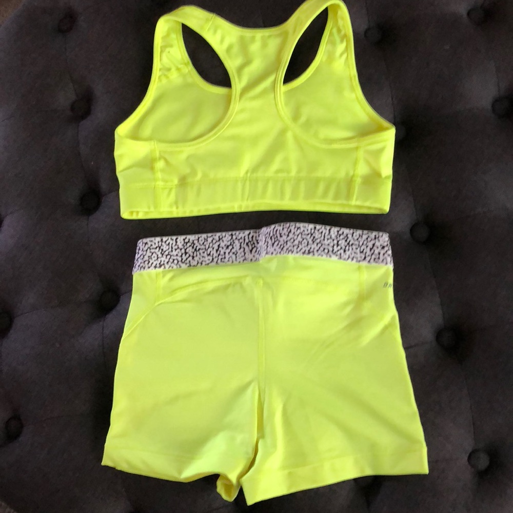 Nike Work Out Set - Picture 7 of 7